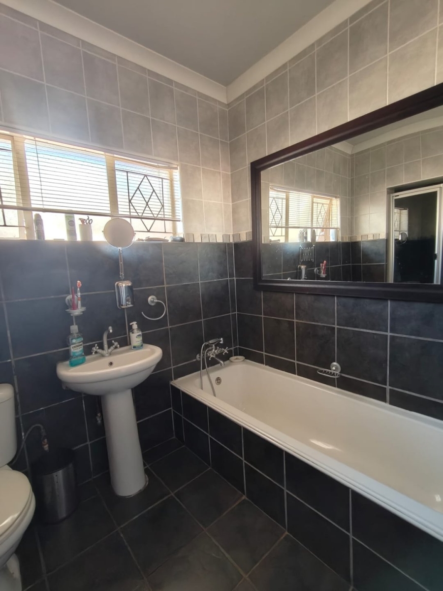 4 Bedroom Property for Sale in Sasolburg Ext 11 Free State